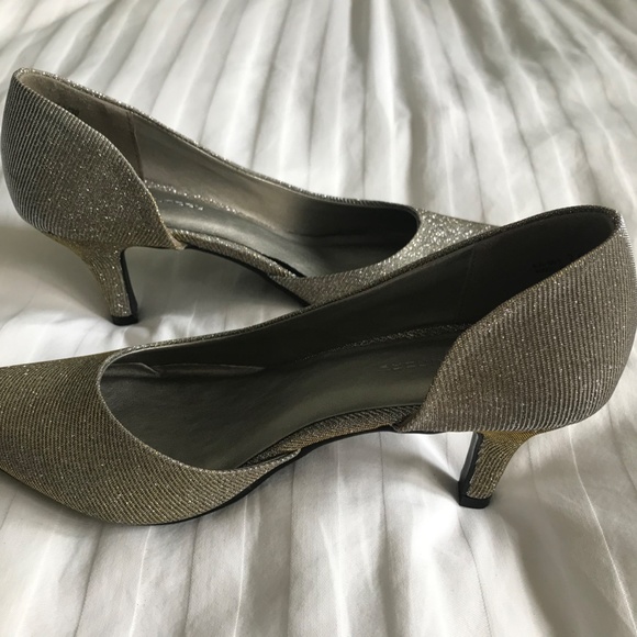 Chinese Laundry pumps size 7.5 - Picture 10 of 12